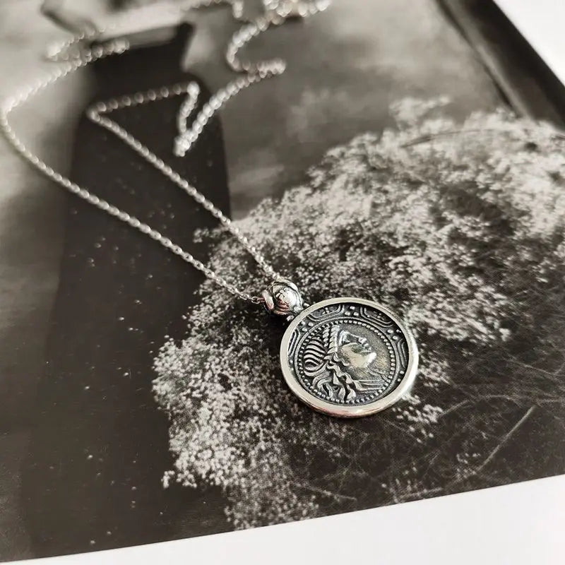 925 Silver Figure Necklace Vintage Fashionable Pendant Necklace