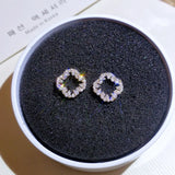 18k Diamond Stud Earrings for Women, Openwork Flowers Round Design