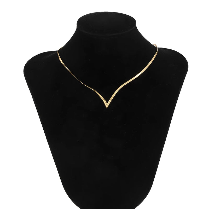 V Letter Pendant Necklace For Woman Flat Herringbone Snake Bone Chain