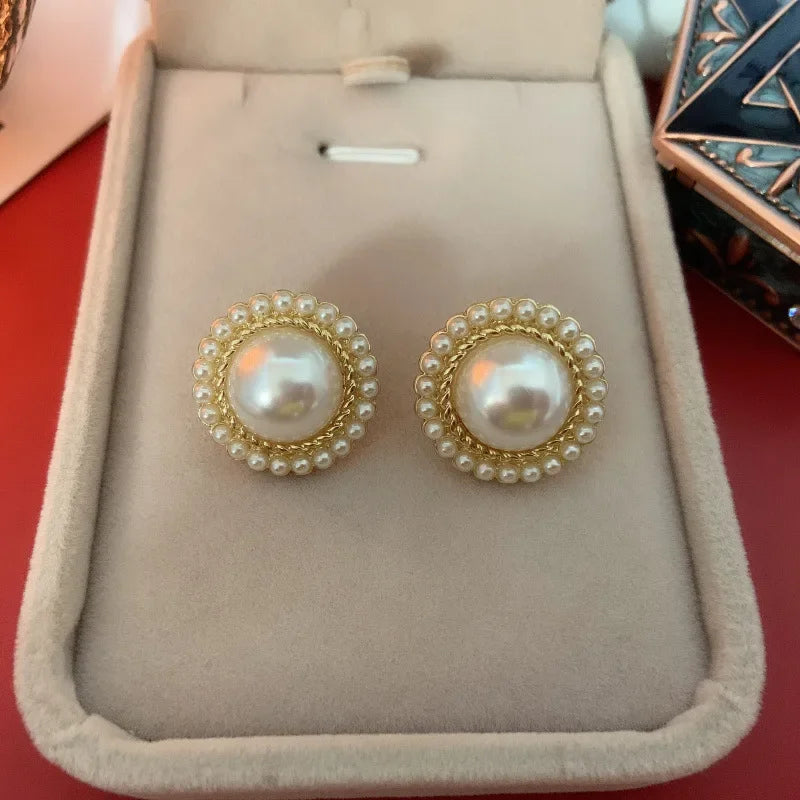 Vintage Baroque Pearl Stud Earrings Court Style No Piercing Clip