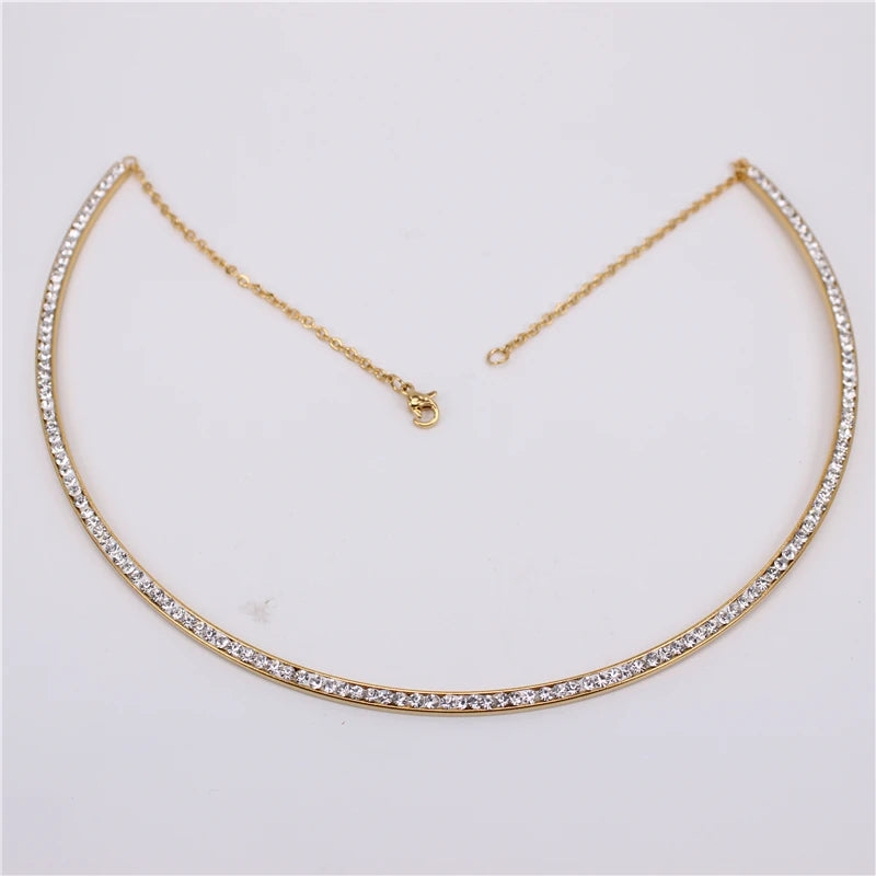 Elegant Crystal Collar with Adjustable Size Lobster Clasp