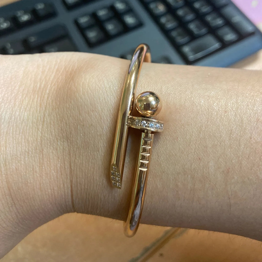 Stainless Steel Crystal Bracelets - Stylish Bangle for Women