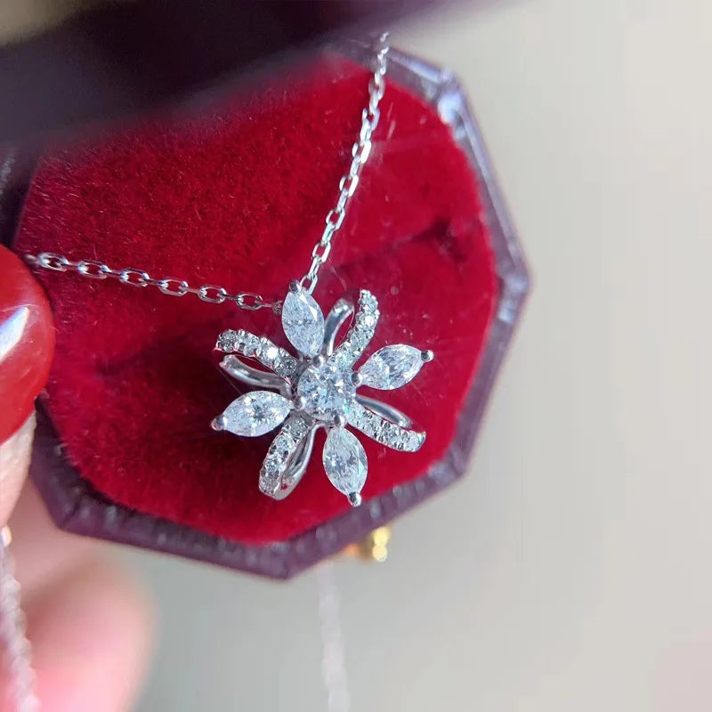 Wild Daisies Flower Silver Zircon Pendant Necklace for Lady