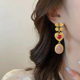 Temperament Flower Portrait Heart Necklace Palace Style