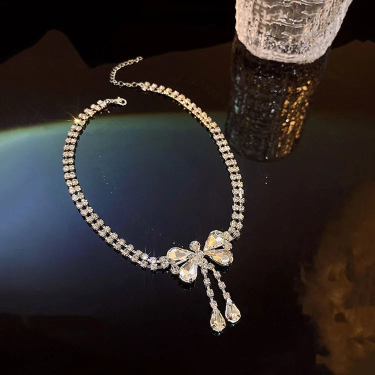 Temperament Butterfly Necklace in Light Niche Clavicle Chain