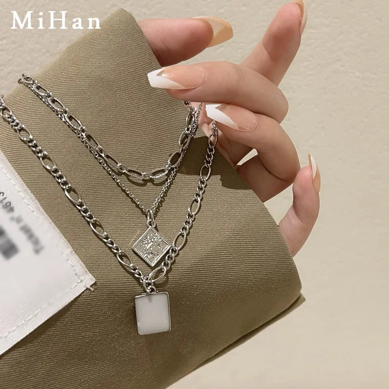 Geometric Pendant Multilayer Necklace in Wind
