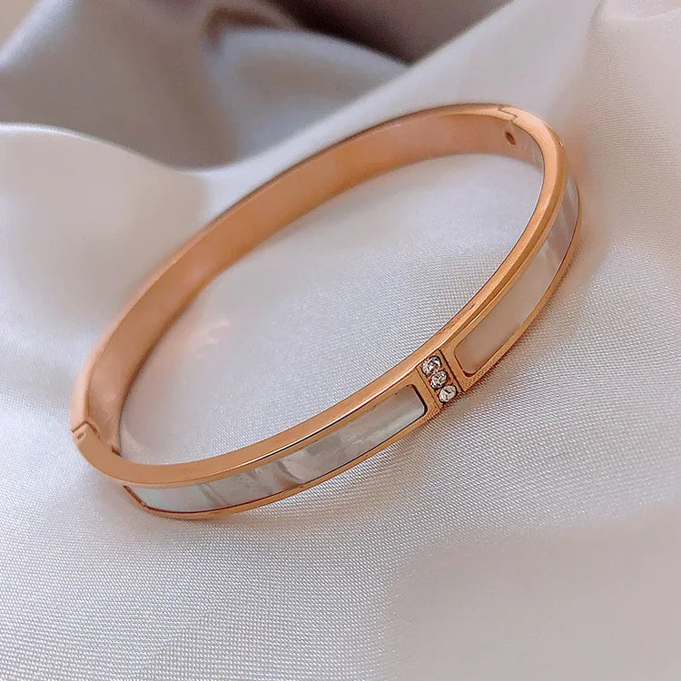 Titanium Steel Bracelet Exaggerated Shell Bracelet