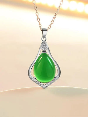 Emerald Charm Jade Pendant Stone Amulet Choker Necklace Woman Crystal Jewelry