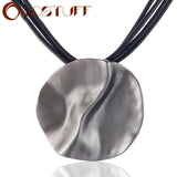 Women Choker Necklace with Grey Pendant Chunky Choker Suspension