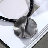 Women Choker Necklace with Grey Pendant Chunky Choker Suspension