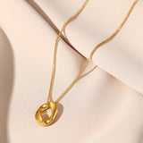 Twisted O-shaped Necklace, Gold-Plated Steel, Non-Fading Collarbone