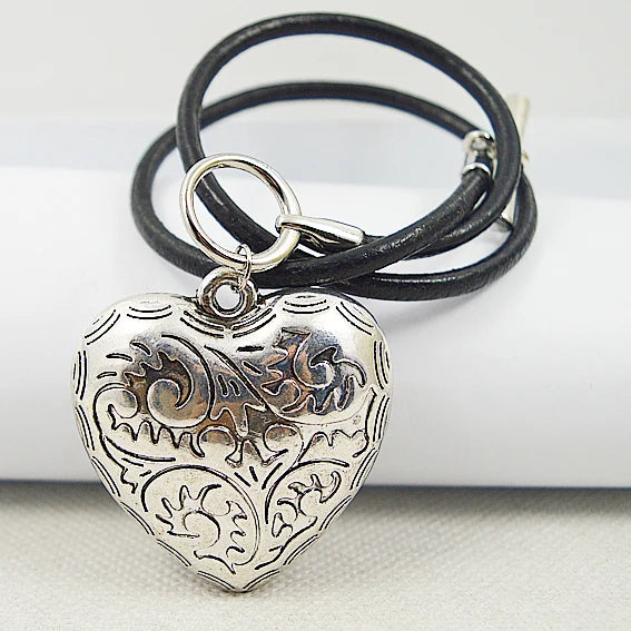 AA Tible Silver Heart Pendant Necklace Leather Fine Jewelry