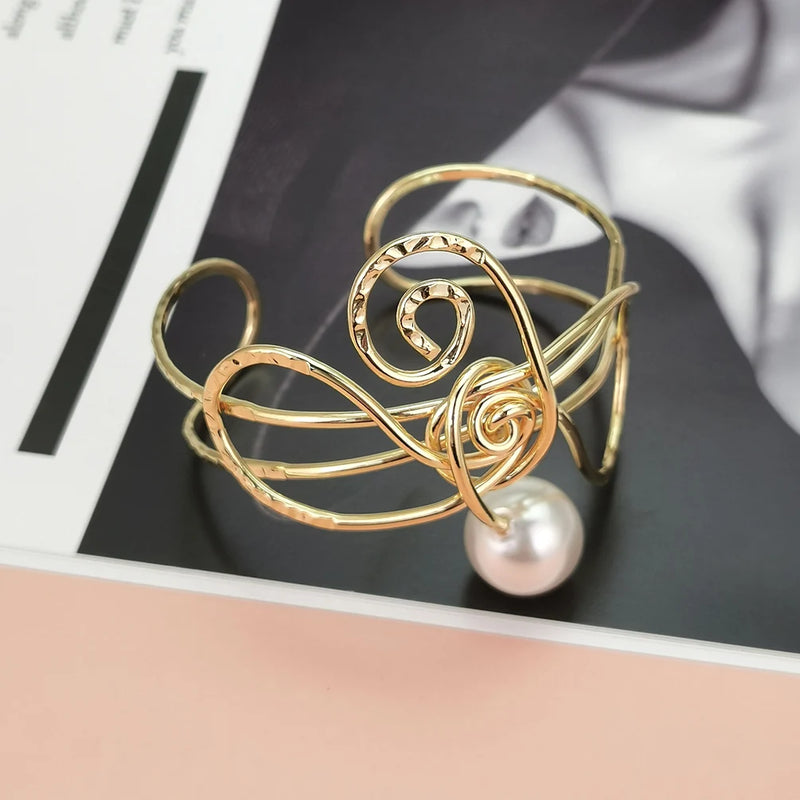 Boho Metal Cuff Bracelet for Women - Vintage Charm Bangle
