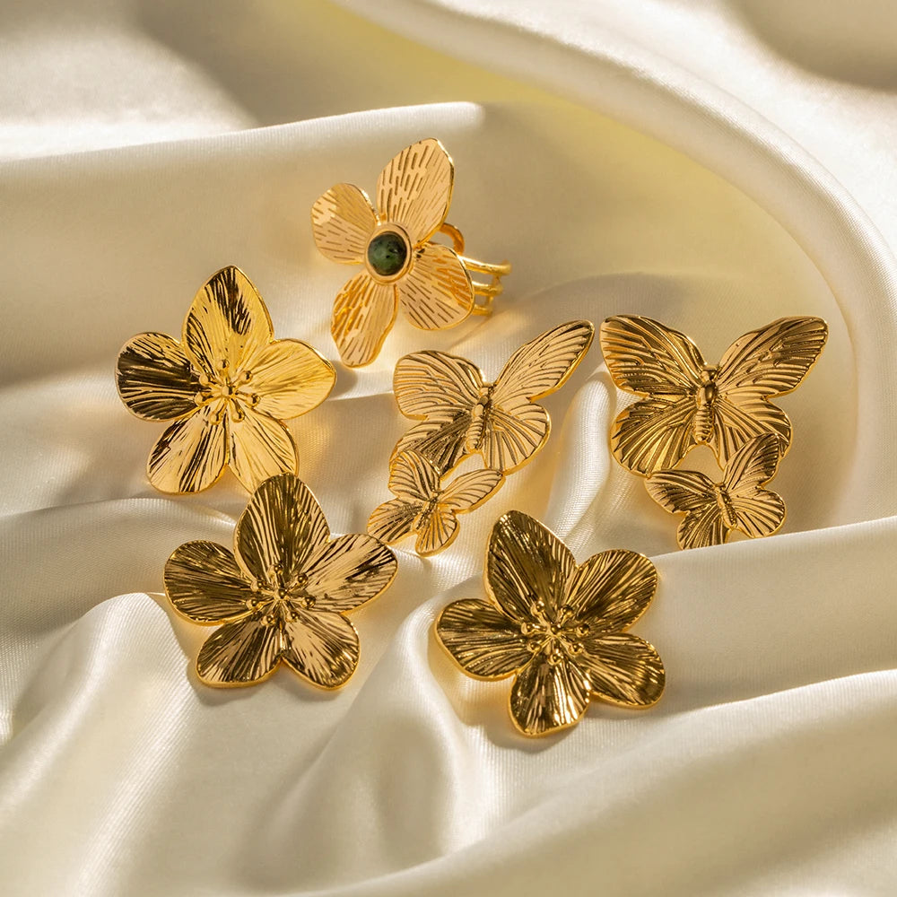 Vintage 18k Flower Earrings & Rings Set