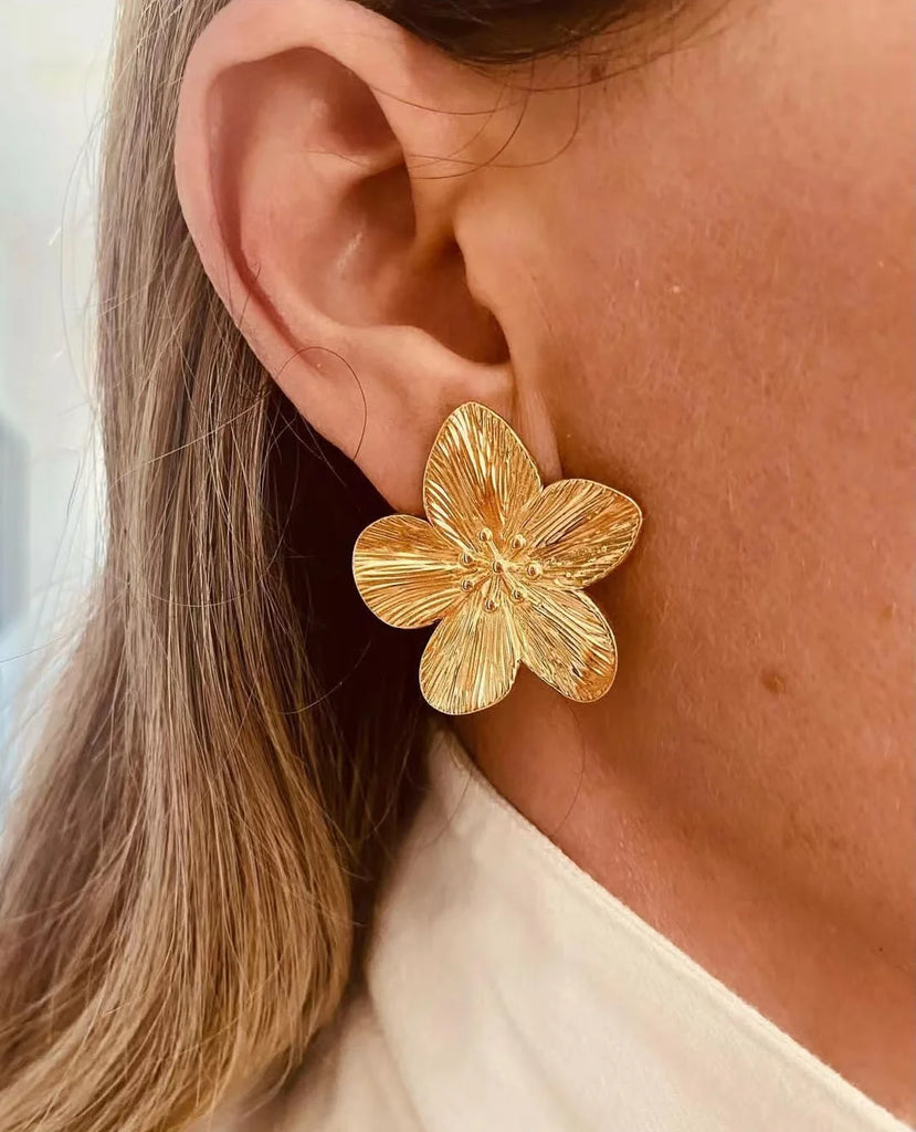 Vintage 18k Flower Earrings & Rings Set