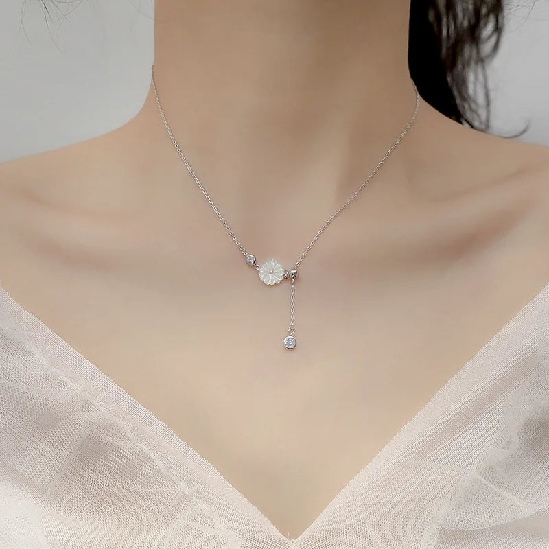 Silver Daisy Flower Necklace Ladies Fairy Pull Clavicle Chain Shell Pendant