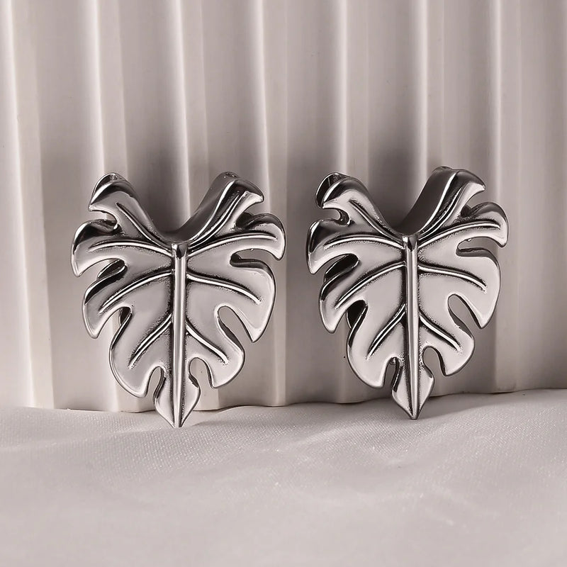 Vanku 2PCS Leaves Open Saddle Ear Gauges Plugs Piercing Stretchers