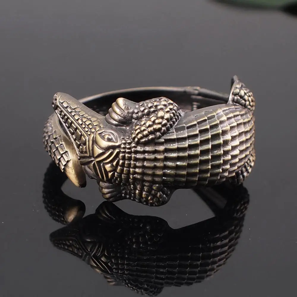 Vintage Alloy Crocodile Shaped Bangle Bracelet for Women