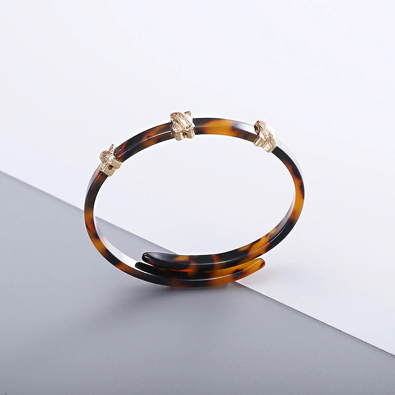 Vintage Amber Resin Bracelet Geometric Acrylic Metal Buckle Adjustable Bangle