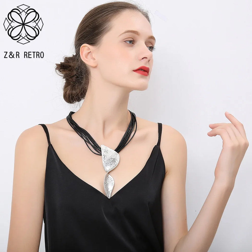 Vintage Twisted Suspension Pendants Choker Necklace Costume Jewelry