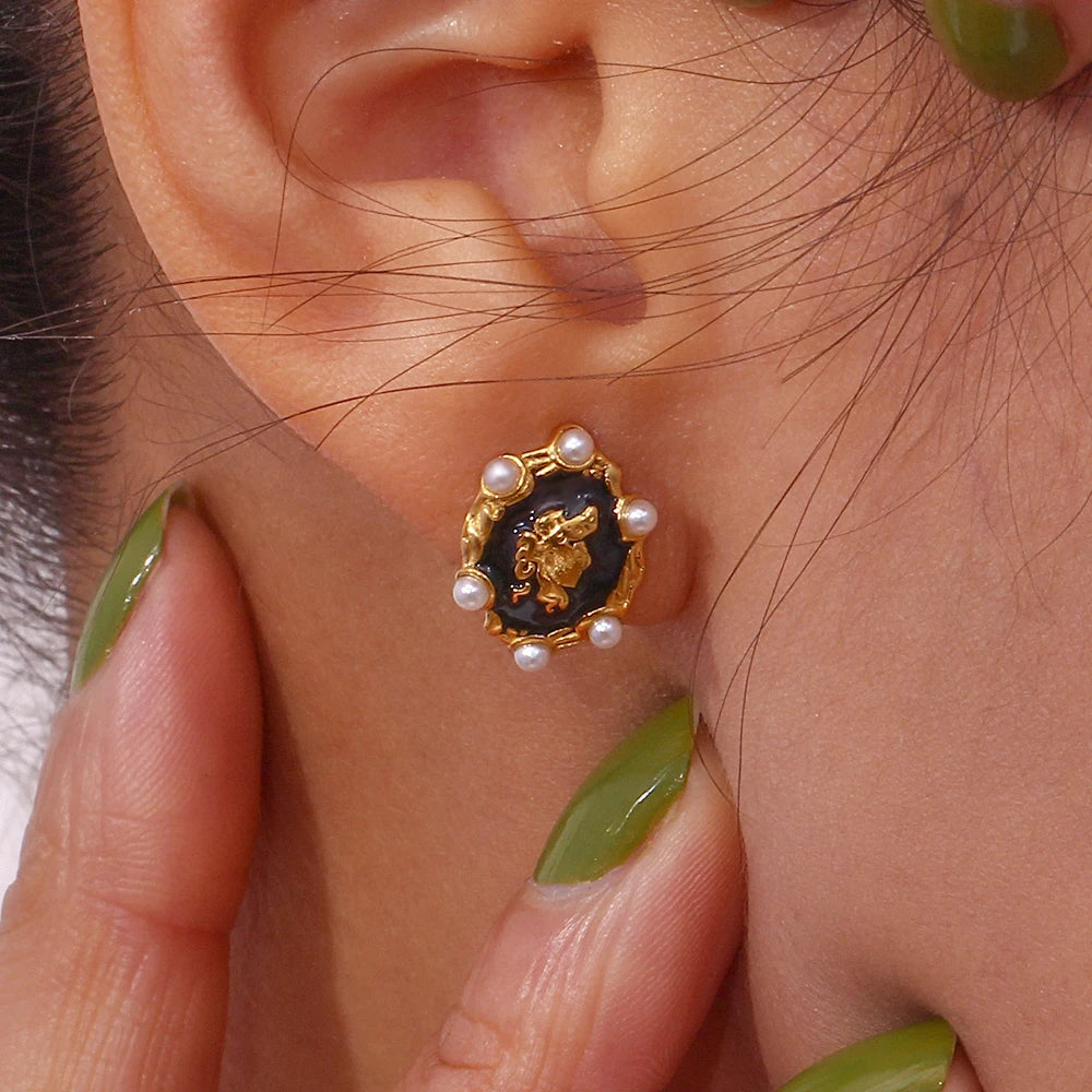 Vintage Oval Shape Pearl Portrait Stud Earring Jewelry For Ladies