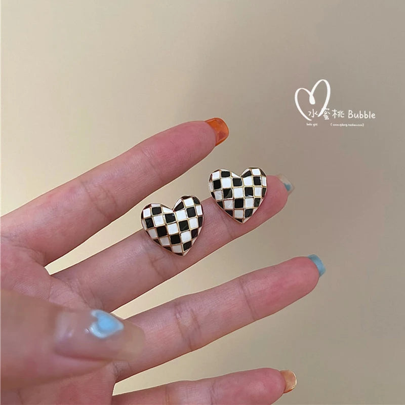 Vintage Plaid Geometric Round Heart Clip-on Earrings for Women