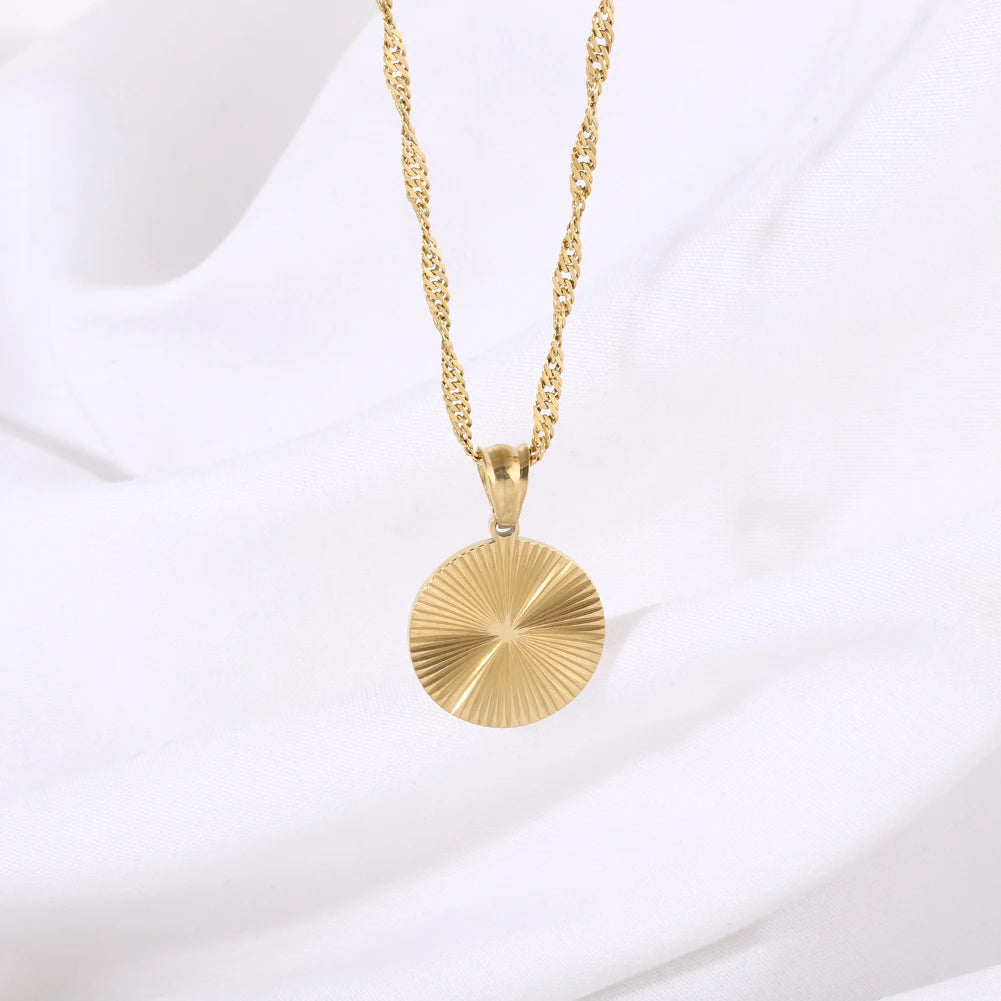 Vintage Circle Heart Butterfly Remissive Stripe Pendant 18k Chain Necklaces