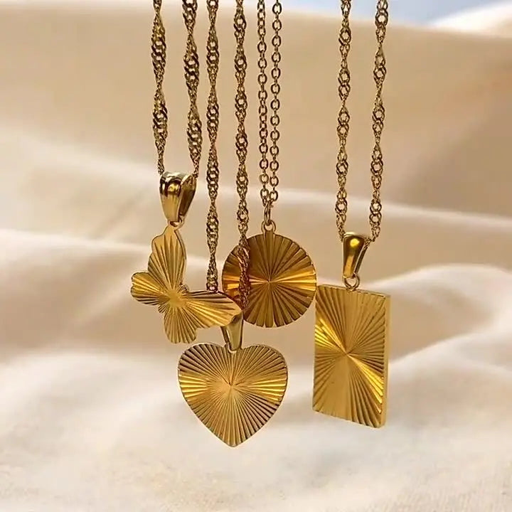 Vintage Circle Heart Butterfly Remissive Stripe Pendant 18k Chain Necklaces