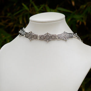 Vintage Daisy Choker Necklace for Women