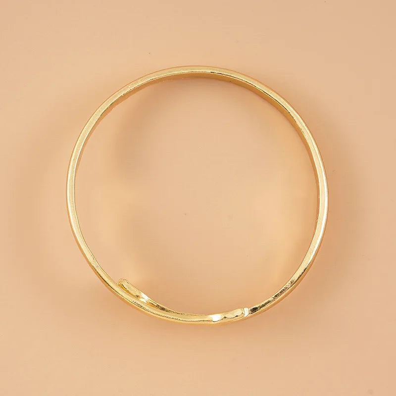 Vintage Hand Hug Bracelet Boho Metal Shell Bangles