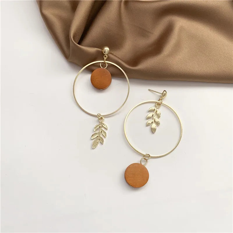 Vintage Asymmetrical Hoop Leaf Drop Earrings Round Wood Pendent Earrings