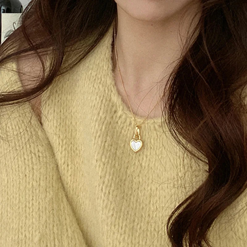 Vintage Heart Pendant Necklace for Women Clavicle Chain Choker Jewelry