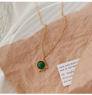 Vintage Green Agate Stone Pendant Choker Necklace for Women