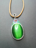 Vintage Oval Green Cat Eye Stone Pendant Rope Necklace Jewelry