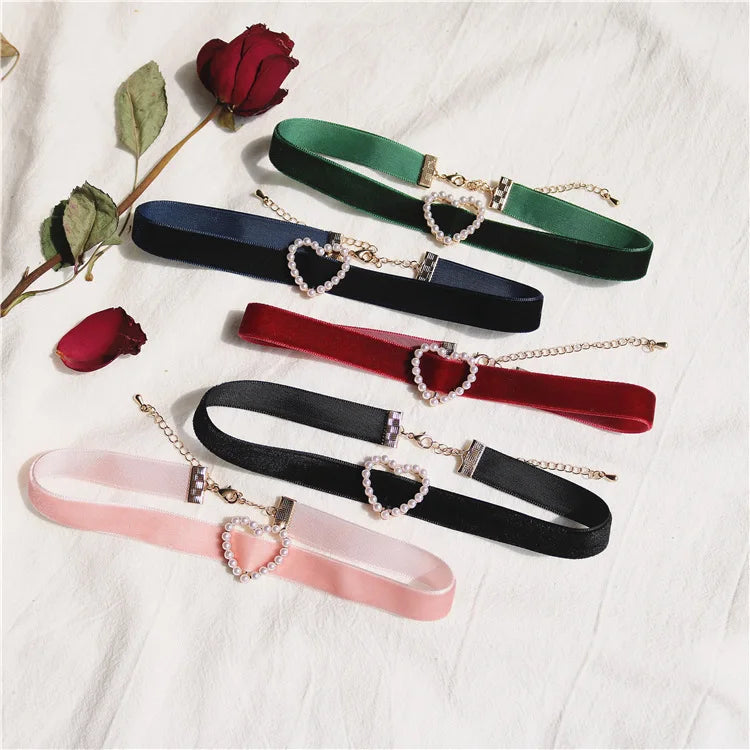 Vintage Pearl Velvet Chokers Necklace for Women Girls Retro Geometric Heart Coll