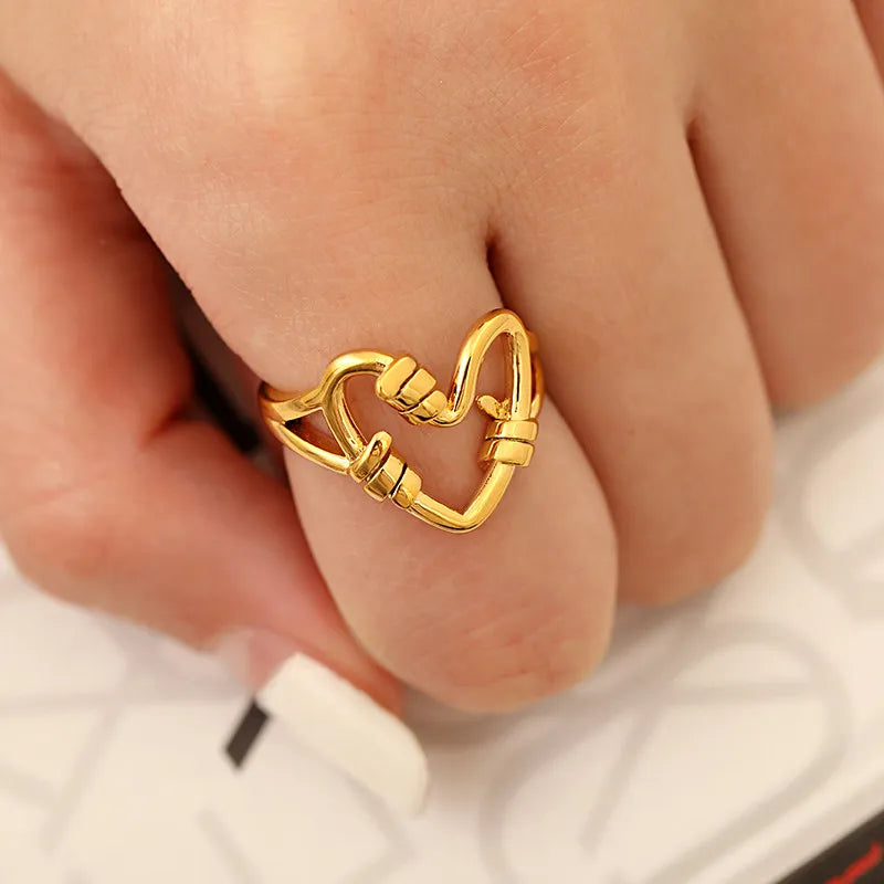 Vintage Punk Hollow Out Heart Ring Golden Open Index Finger Wedding Jewellery