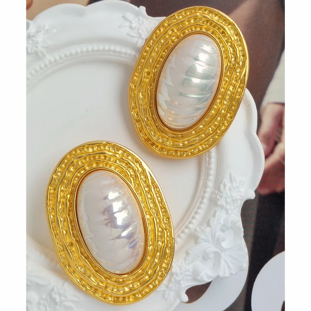 Vintage Pearl Stud Earrings Geometric Retro European American Exaggeration