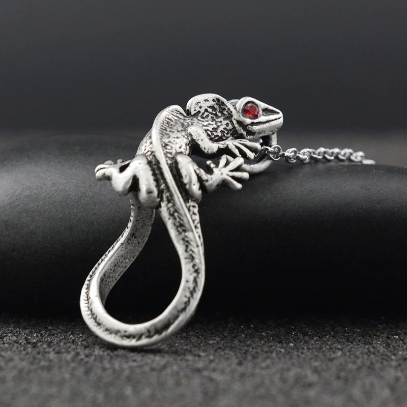 Vintage Silver Crystal Eye Lizard Pendant Necklace Retro Animal Charms