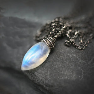 Vintage Water Drop Moonstone Pendant Necklace Ladies Clavicle Chain Necklace