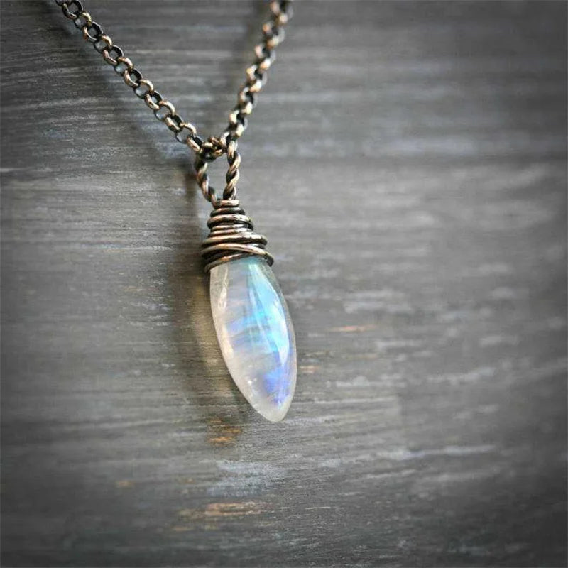 Vintage Water Drop Moonstone Pendant Necklace Ladies Clavicle Chain Necklace
