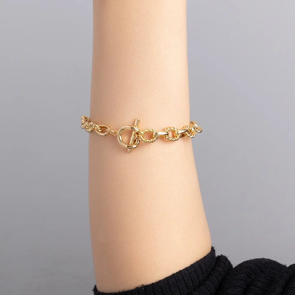 Vintage Twisted Circle Metal Bangle Bracelet Chain Women Gift