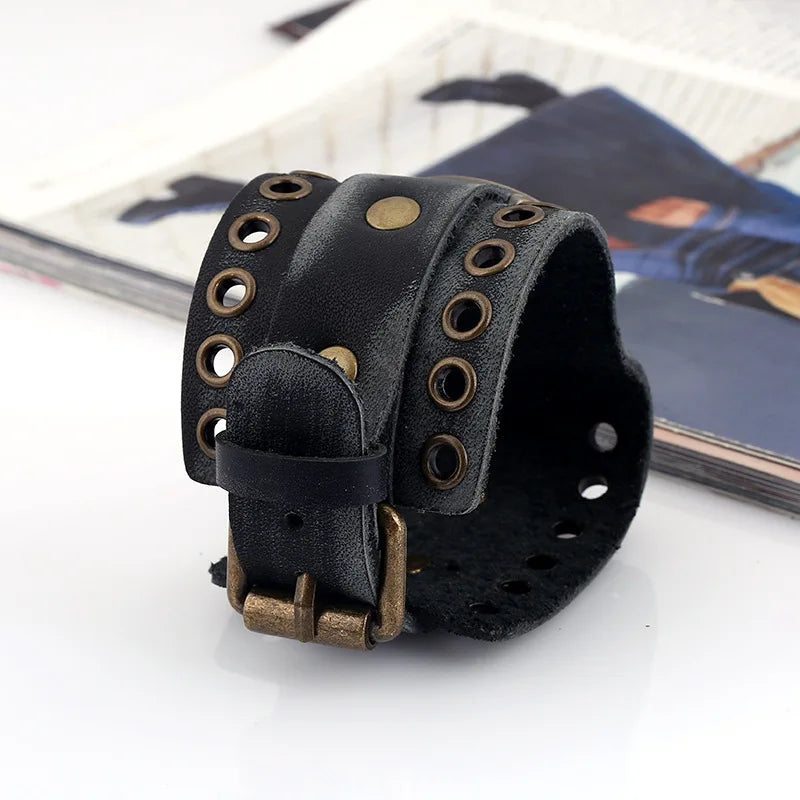 Vintage Unisex Watch Bracelet Cowhide Pentagram Circle Dial Charm