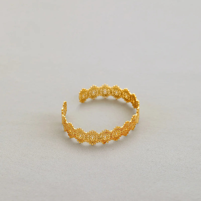 Vintage Court Golden Hollow Lace Bracelet Sun Flower Opening Adjustable Cuff