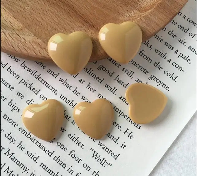 50pcs Cartoon Hearts Shape Resin Beads for DIY Jewelry, Earrings, Garments