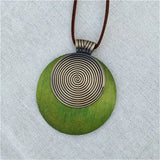 Vintage Woman Choker Necklace Wooden Round Lines Pendant Long Necklace Green