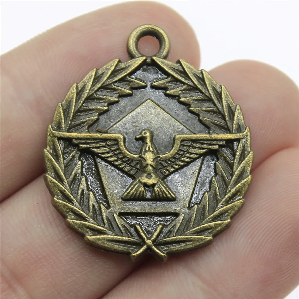 4pcs 28mm Eagle Round Charms Antique Bronze Pendants for Jewelry Making