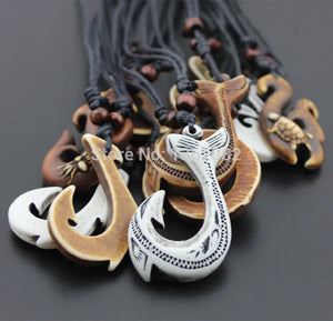 10pcs Hawaiian Hand Carved Bone Maori Fish Hook Pendant Necklace Gift MN428