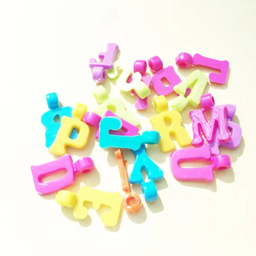 2700Pcs/Lot 17MM Mixed Colors Acrylic Solid Letter Charm Beads
