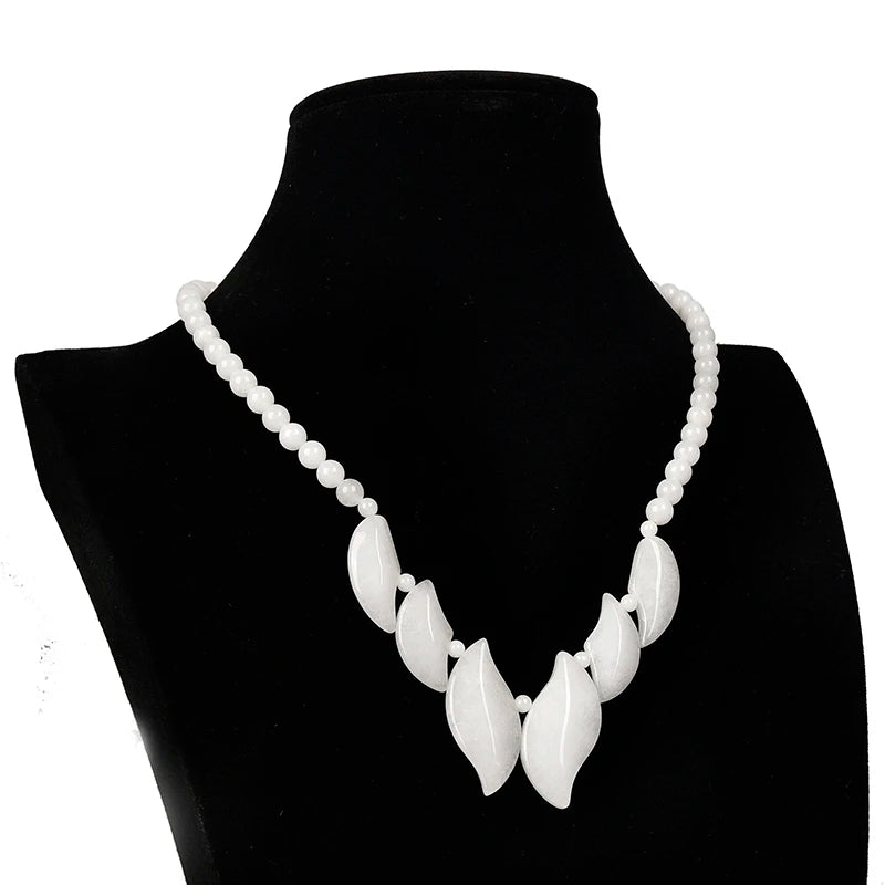Cream-white Pendant and Jade Chalcedony Necklace 18inch Gem