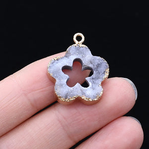 5PCS Natural Stone Grey Flower Pendant